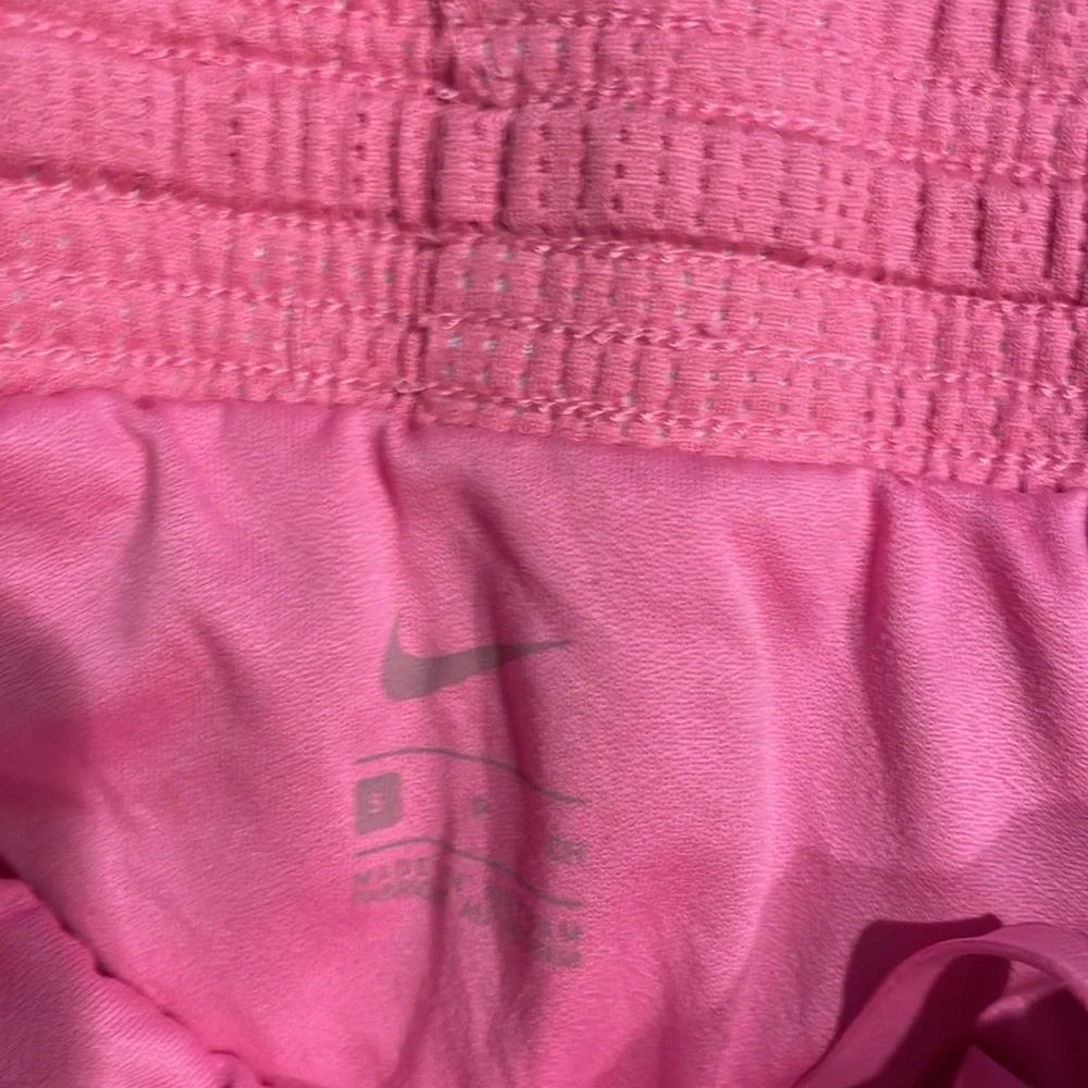 Woman’s small pink Nike training shorts - Picture 2 of 3